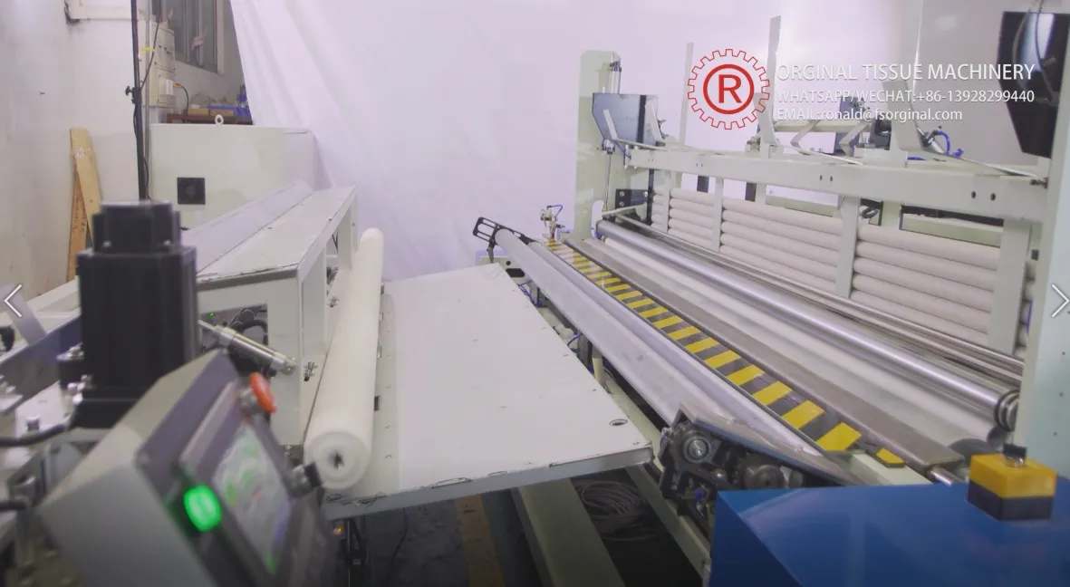 Papel de papel higiénico / toalha de cozinha Máquina automática de corte de serra de banda com roda de moagem 1
